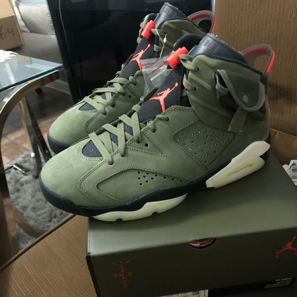 Air Jordan 6 Travis Scott - Picture 2 of 5